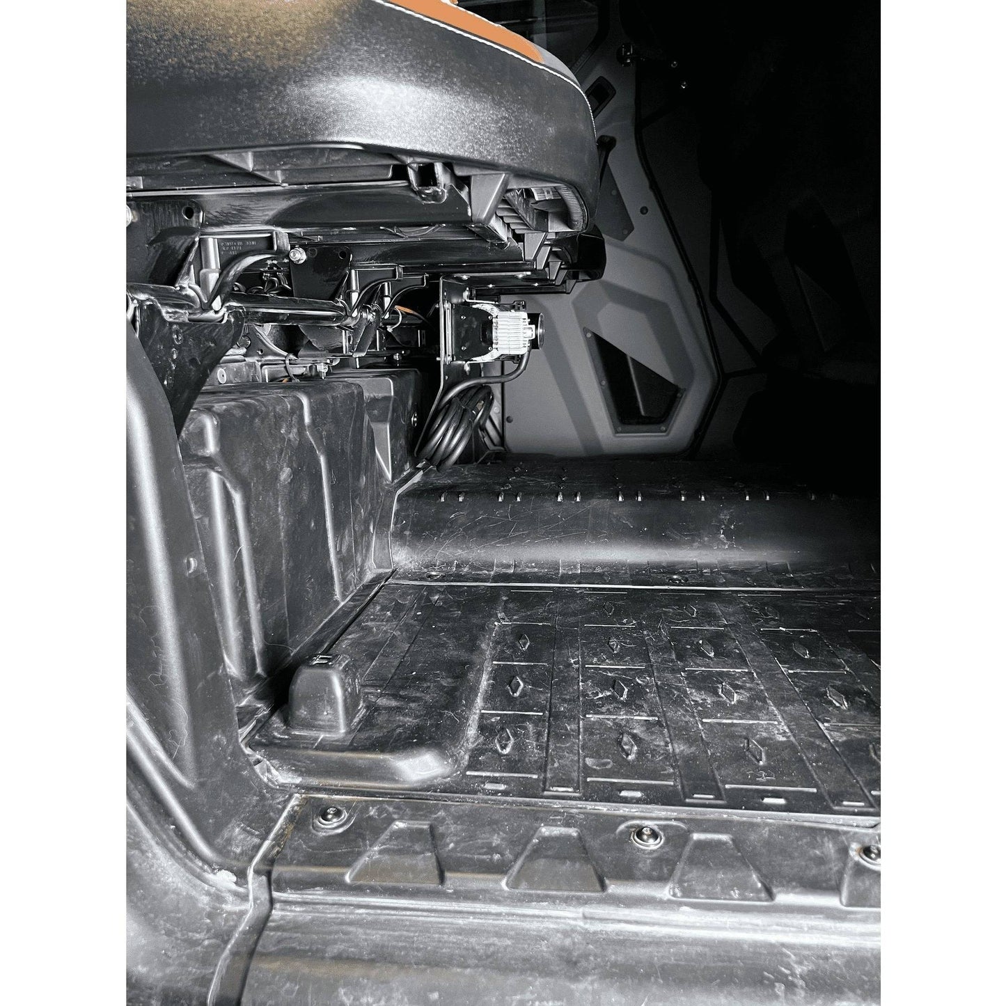 Can Am Defender (2017+) Adventure Air Compressor Kit