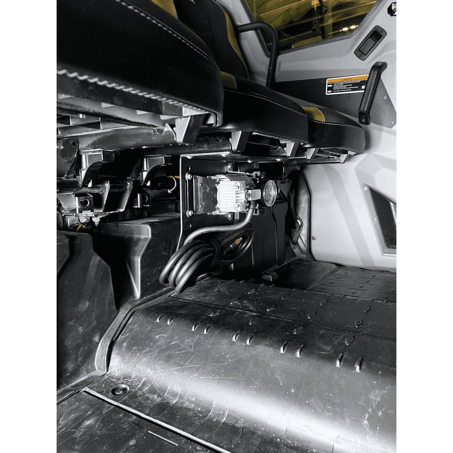 Can Am Defender (2017+) Adventure Air Compressor Kit