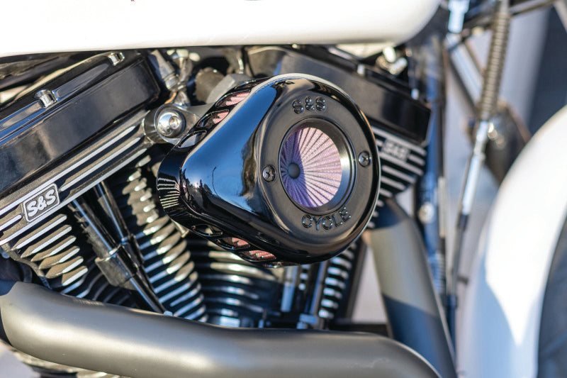 S&S Cycle 08-16 Touring / 16-17 Softail Models Stealth Air Stinger Kit with Gloss Black Cover