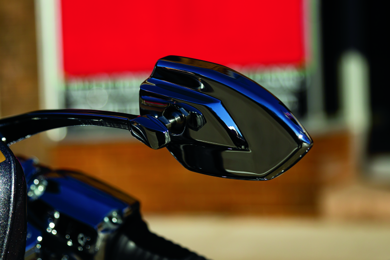 Kuryakyn Phantom Mirrors Gloss Black – Aggressive Angular Design with Secure Adjustability