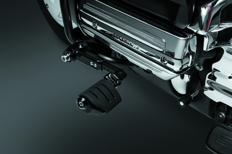 Kuryakyn Ergo III Adjustable Mount with Trident Dually ISO Pegs for Honda Gold Wing