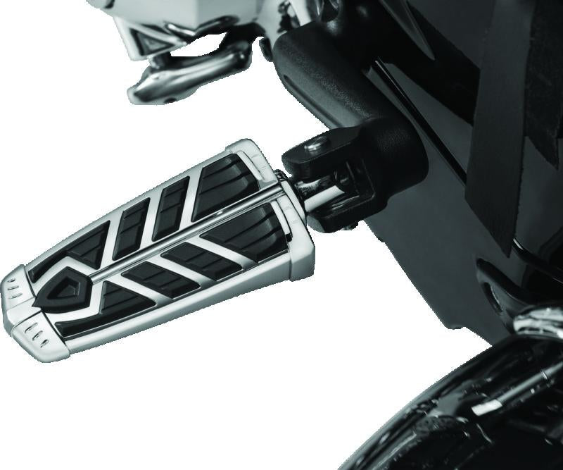 Kuryakyn Spear Footpegs Without Adapter in Chrome – Stylish and Comfortable Motorcycle Footrests