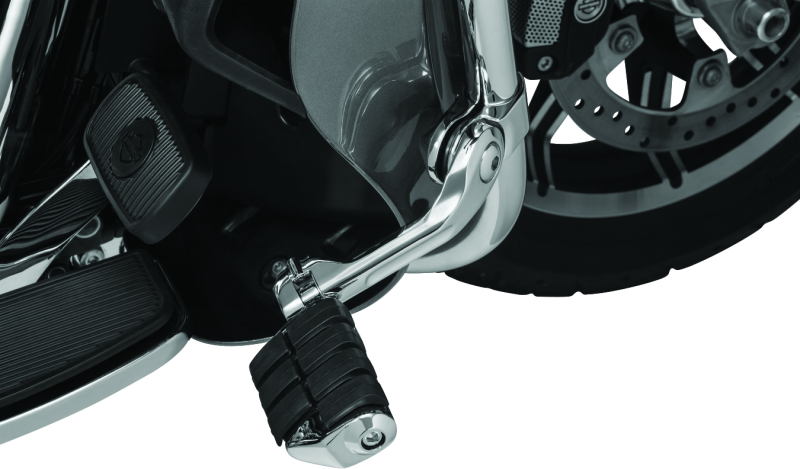 Kuryakyn Tour-Tech Cruise 6-inch Mount Arm with Dually ISO Pegs and 1-1/4-inch Clamp – Chrome