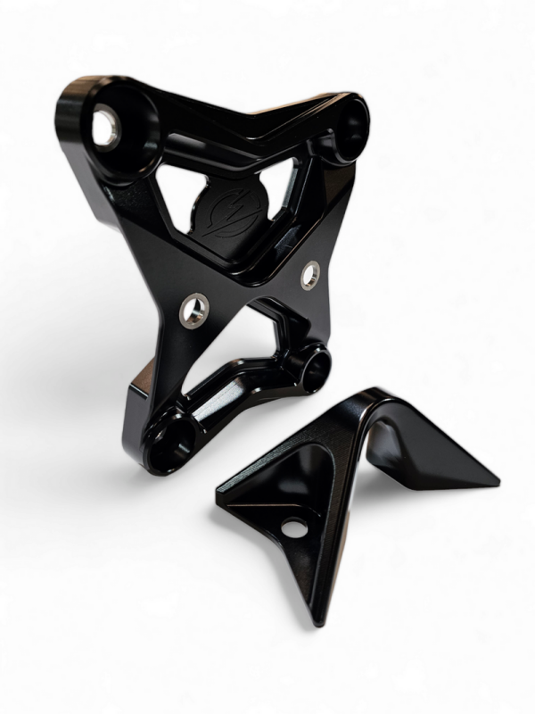 Elektric Offroad Radius Rod Plate for 2017-2021 Can-Am Maverick X3 – Heavy-Duty Billet Aluminum with Built-In Tow Hook