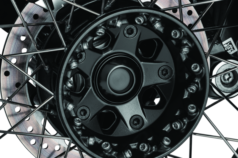 Kuryakyn Lodestar Rear Axle Sliders for BMW R1200 Series – Black
