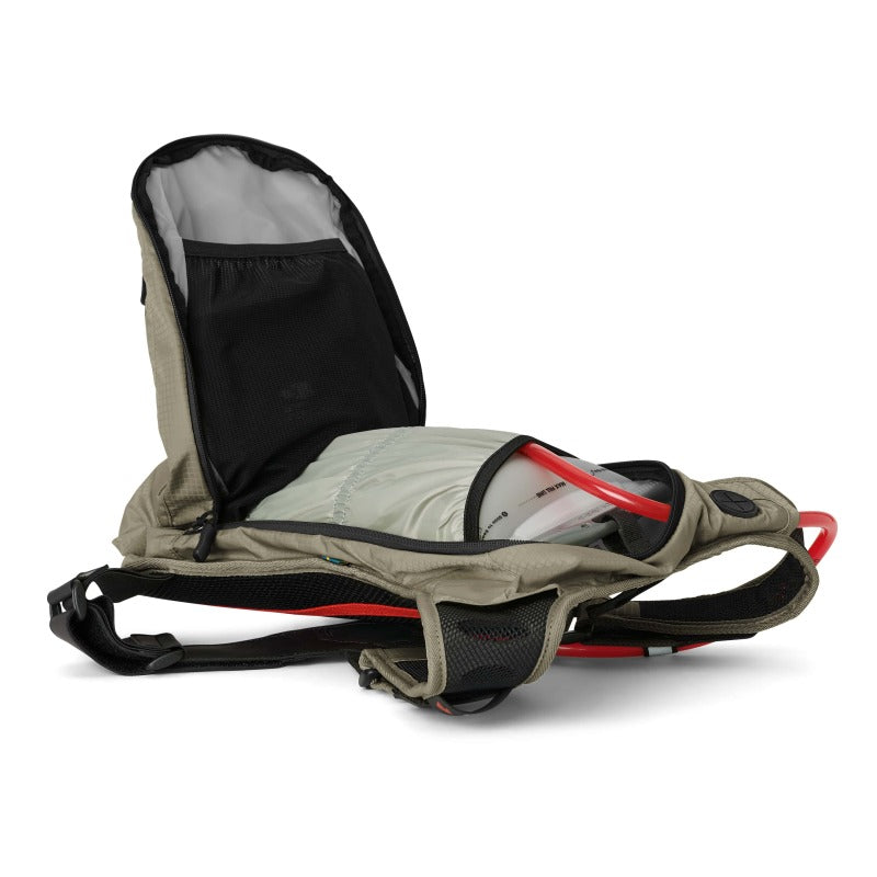 USWE Outlander Moto Hydration Pack 9L – Sand