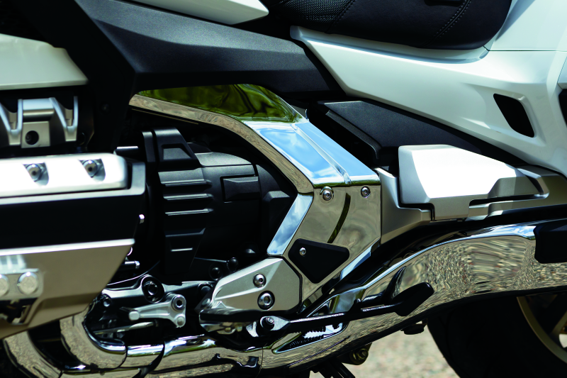 Kuryakyn Omni Frame Covers for 2018-2020 Honda Gold Wing GL1800 — Chrome