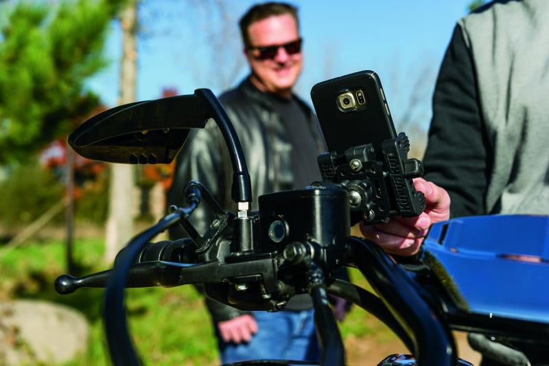 Kuryakyn Tech Connect Perch Mount Black Standard – Powersports Device Mount with Chrome Option