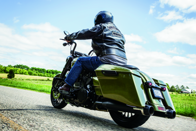 Kuryakyn Curved License Plate Mount for Harley-Davidson Street Glide and Road Glide - Black