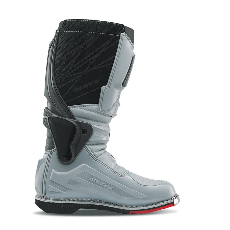Gaerne Fastback Endurance Motorcycle Boots Size 8 – All-Day Comfort and Superior Grip