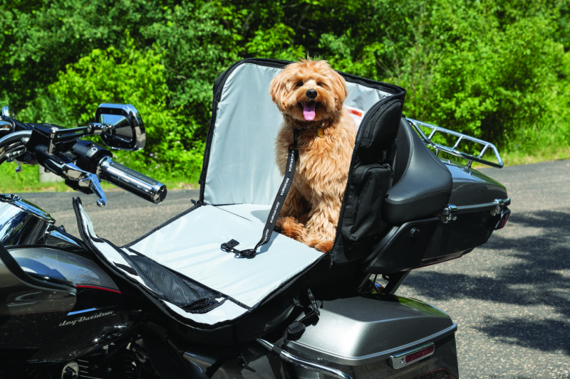 Kuryakyn Pet Palace Titan Motorcycle Carrier for Touring Seat – Weather-Resistant and Heat-Reducing Pet Crate