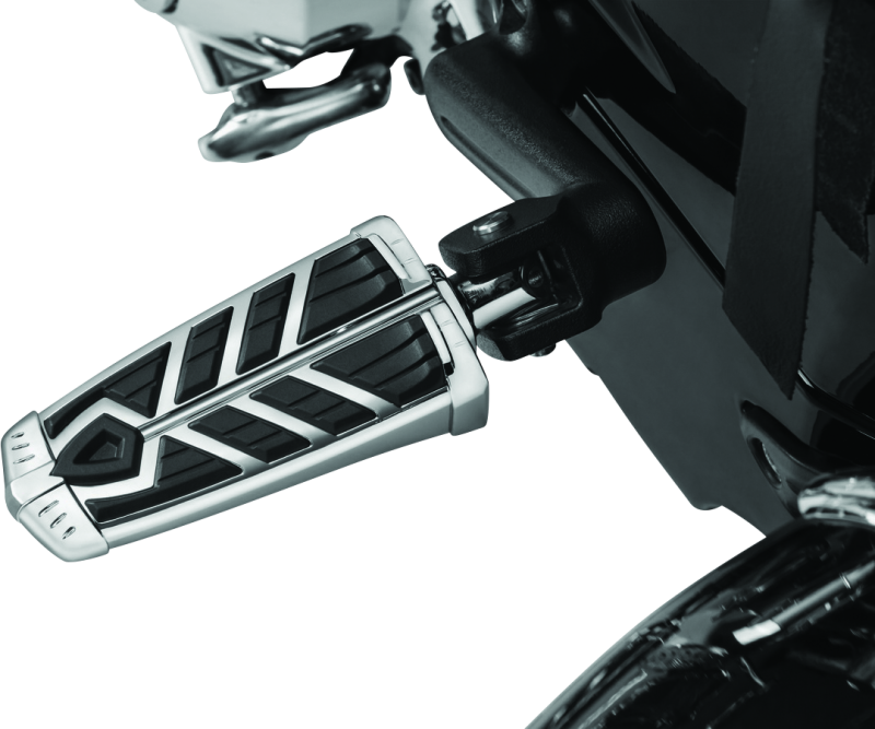Kuryakyn Spear Footpegs Without Adapter in Chrome – Stylish and Comfortable Motorcycle Footrests
