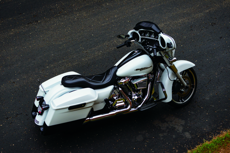 Kuryakyn Batwing Fairing Pouch Bag for Harley Davidson 2014-2015 Models - Black
