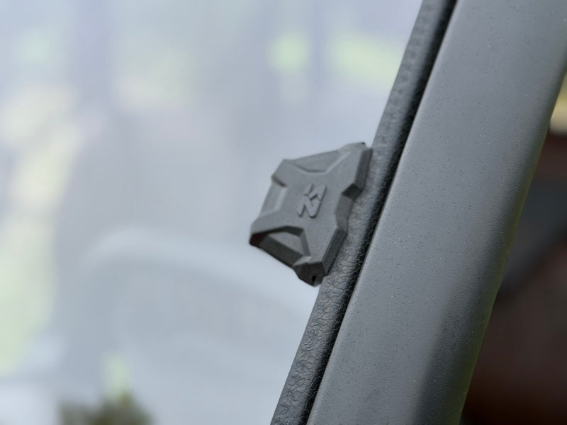 Seizmik Versa-Vent Hard Coated Windshield for CFMOTO U10 / 10 XL | Part Number 50-553331KIT