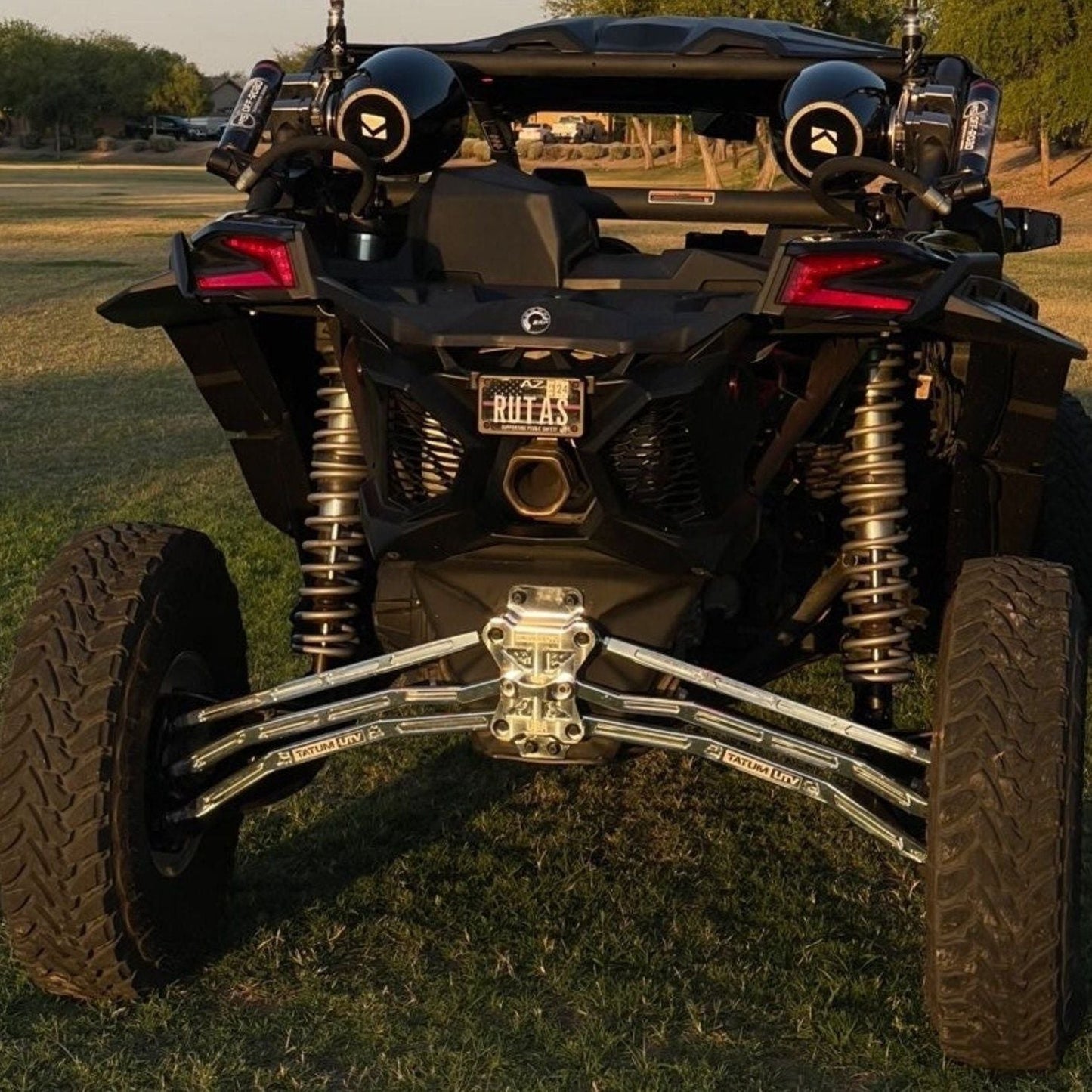 Can Am X3 10-Bolt Radius Plate