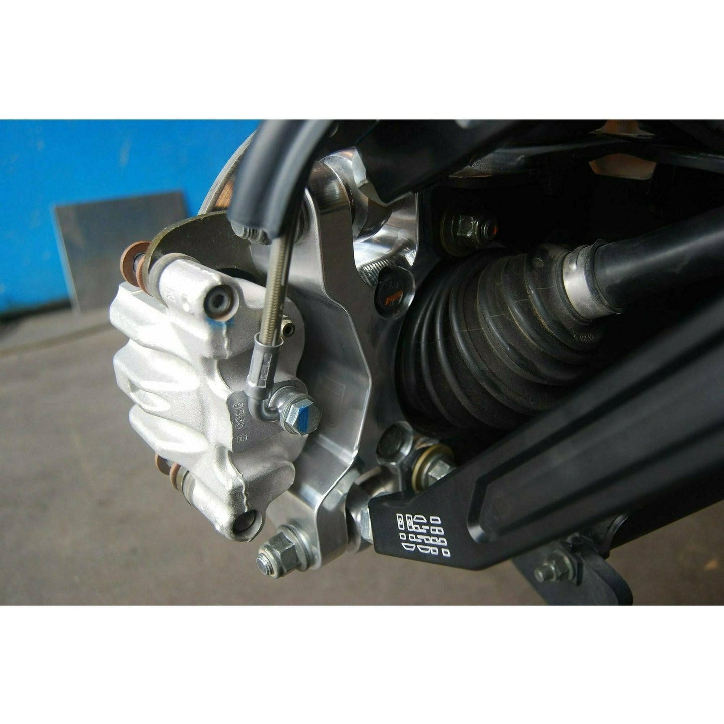 Polaris RZR Turbo S Billet Rear Bearing Carrier / Spindle