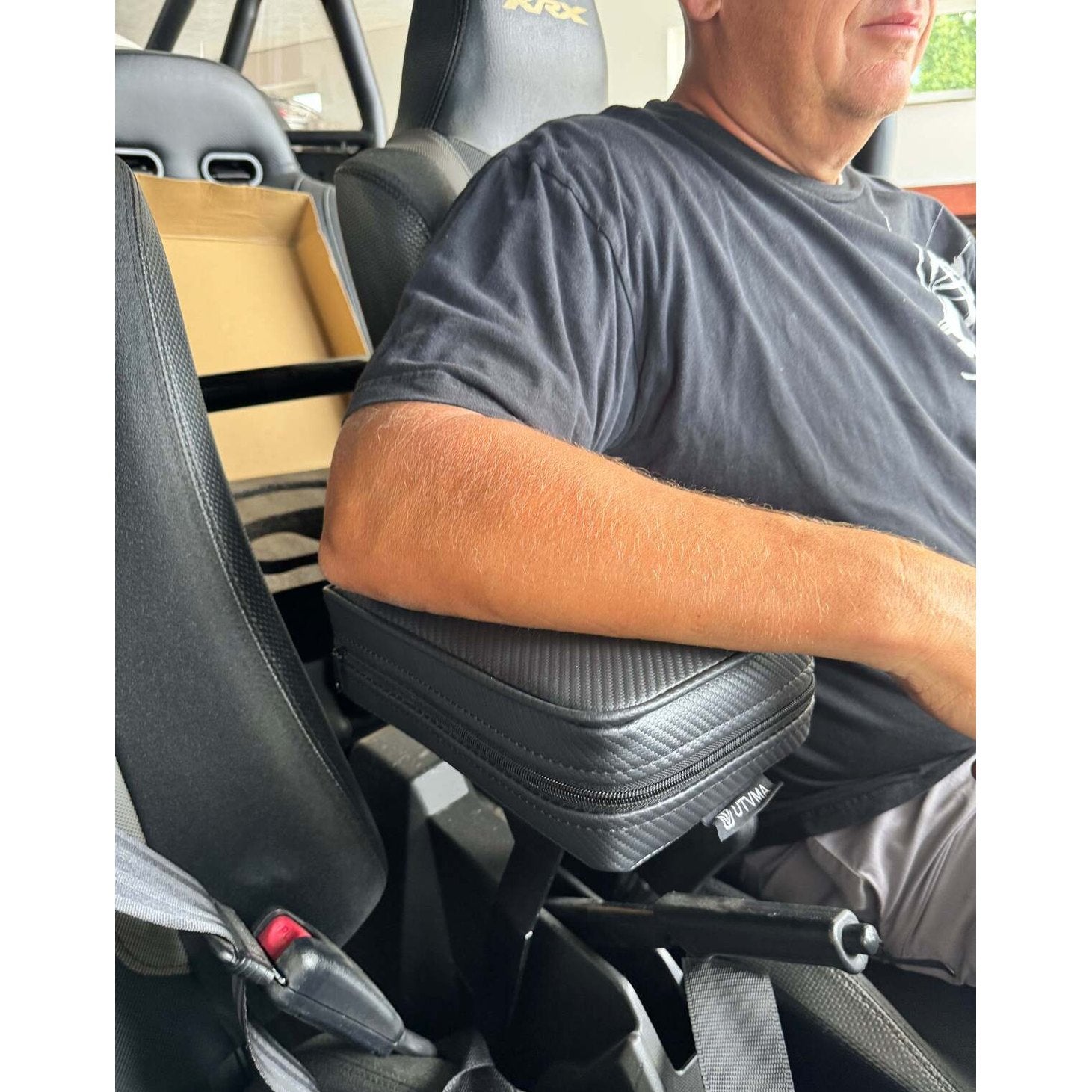 UTVMA '14-'23 Polaris RZR 1000/900 Armrest w/ Bracket