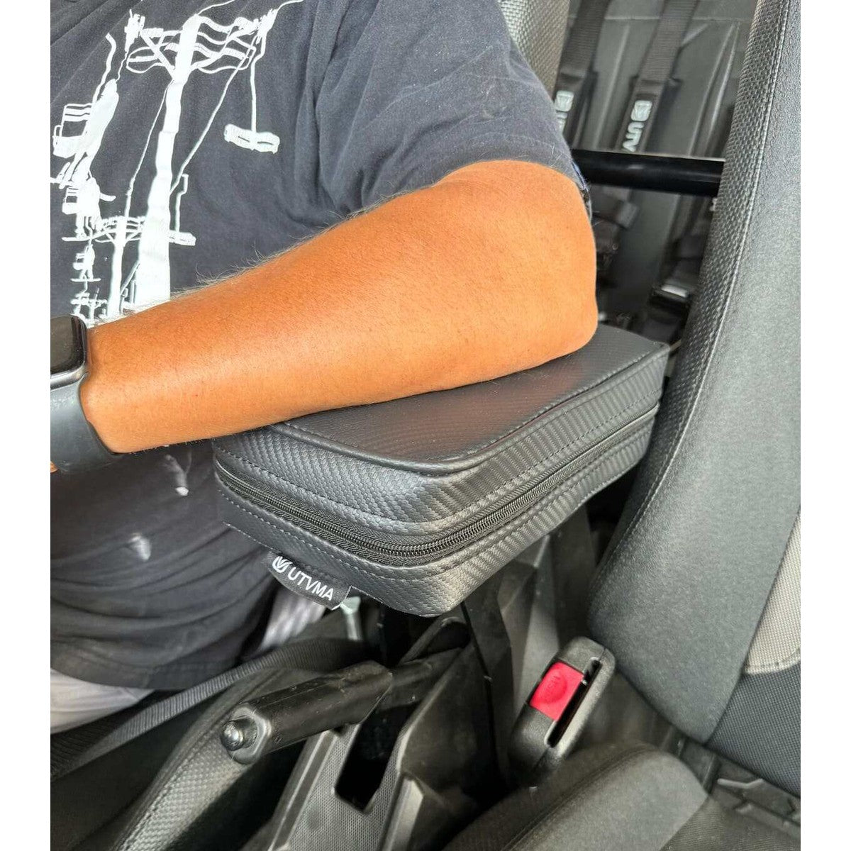 UTVMA '18-'24 Can-Am Maverick Trial Armrest w/ Bracket
