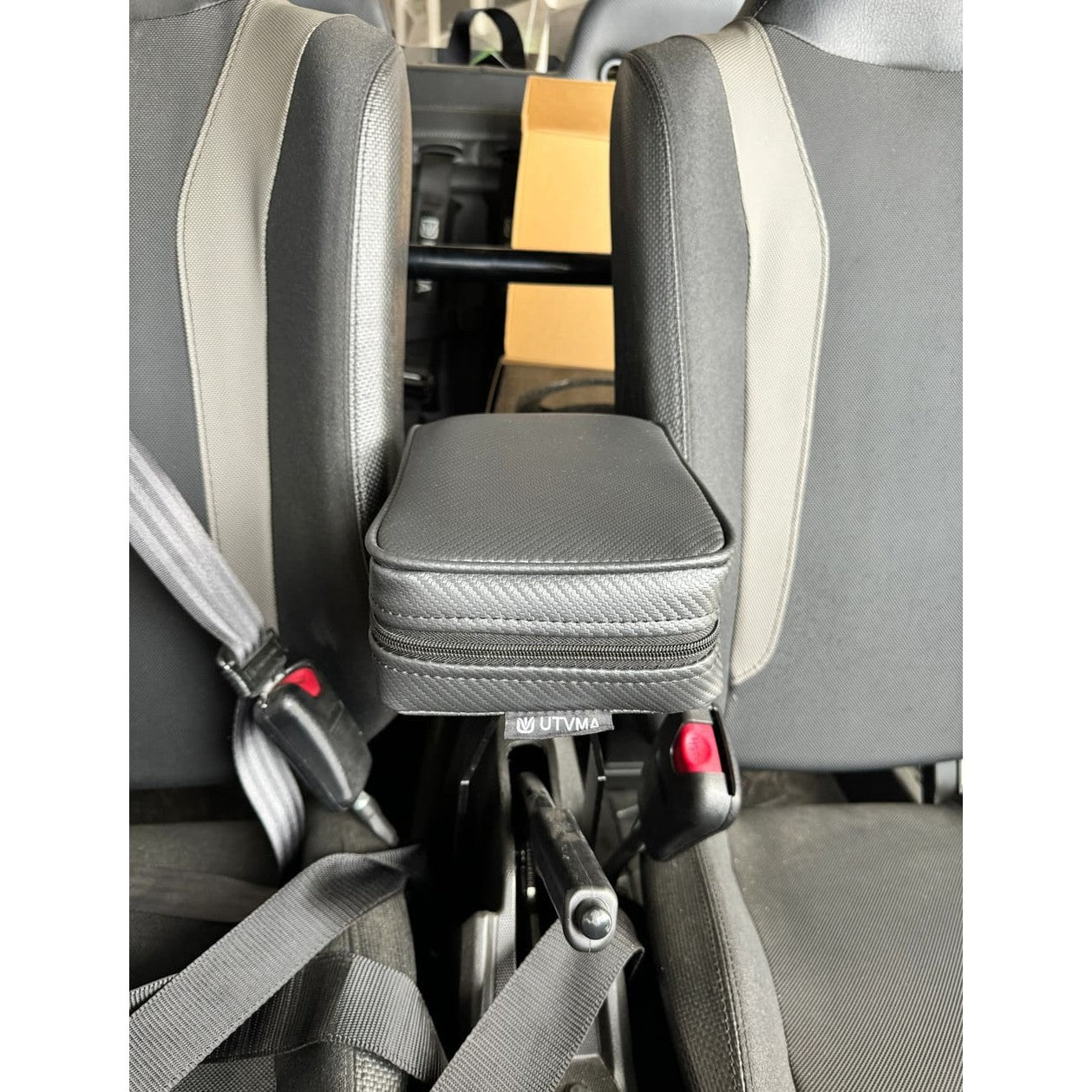 UTVMA '21-'24 Can-Am Commander Max & Rear Armrest w/ Bracket
